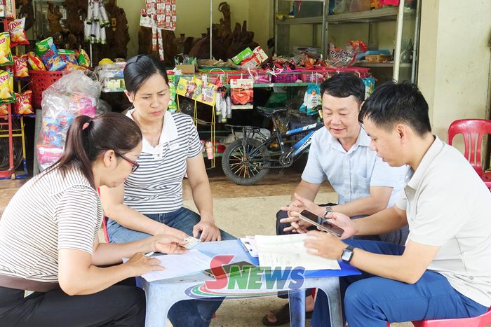 Tổ công tác xã Muổi Nọi rà soát, thu thập thông tin đất đai tại cơ sở.
