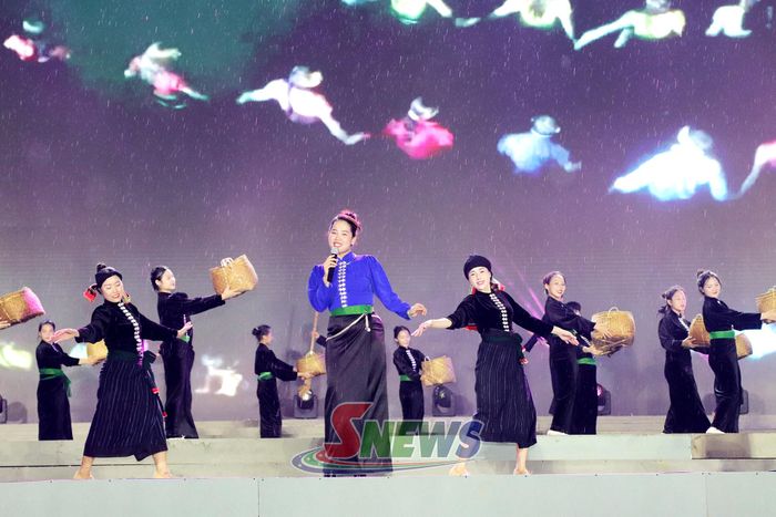 Tiết mục tái hiện đời sống văn hóa dân tộc Thái.