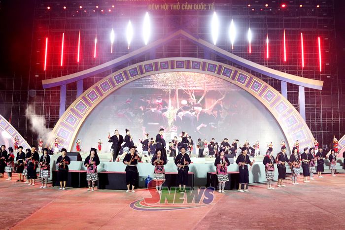 Tiết mục múa Hội trống bản Dao.