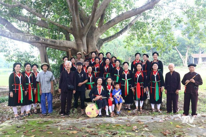 Bên gốc đa làng, câu hát Soọng cô của đồng bào dân tộc Sán Dìu ở tổ 25, phường Quan Triều ngân dài cùng năm tháng.