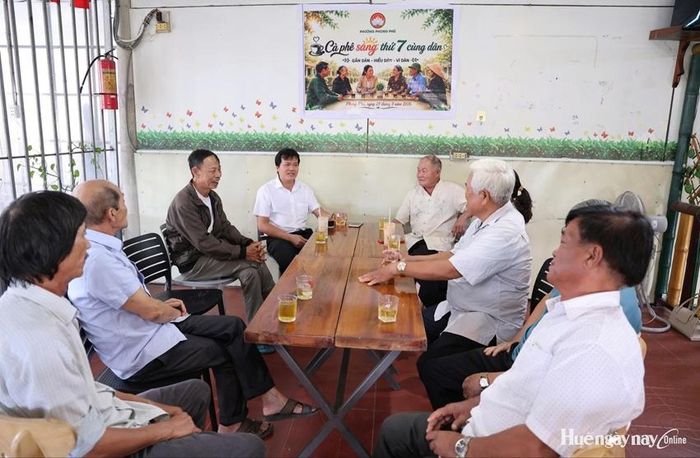 Nhiều ý kiến, đề xuất, trao đổi giữa người dân và đại diện lãnh đạo phường Phong Phú tại "Cà phê sáng thứ Bảy".