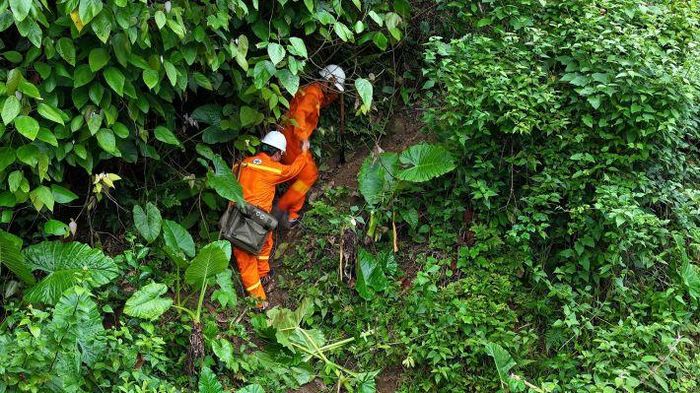 Công việc hàng ngày của các anh lính đường dây