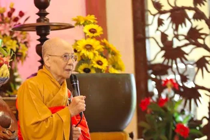 Trưởng lão Hòa thượng Thích Tâm Thủy đạo từ chứng minh