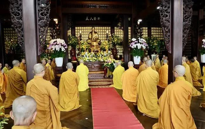 Chư tôn đức trong khóa lễ