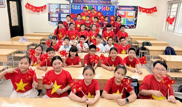 Học sinh lớp 4A2 Trường Tiểu học Lê Ngọc Hân (Hà Nội) chuẩn bị bước vào năm học mới.