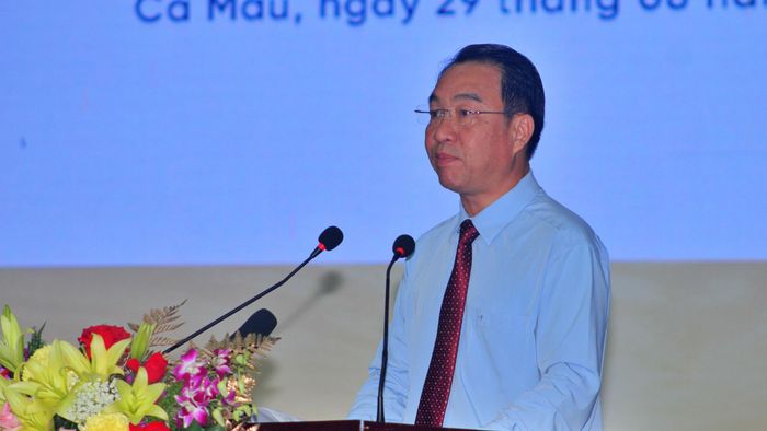 Ông Lữ Quang Ngời, Chủ tịch UBND tỉnh Cà Mau phát biểu tại hội nghị.