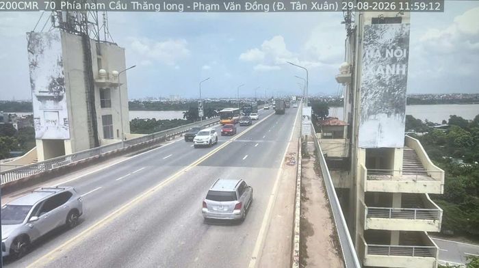 Trên cầu Thăng Long, giao thông thuận lợi ở cả hai chiều. Đáng chú ý, từ 7h ngày 28/8 đến 7h ngày 29/8, trên địa bàn thành phố không xảy ra tai nạn giao thông đường bộ.