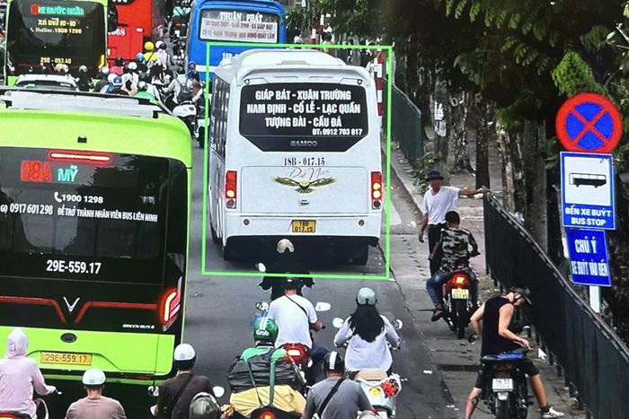 Hệ thống camera AI hoạt động 24/24h phát hiện những khu vực có nguy cơ phát sinh ùn tắc để triển khai lực lượng, điều tiết giao thông kịp thời. Ngoài ra, camera phát hiện những phương tiện có dấu hiệu vi phạm để CSGT xử lý.
