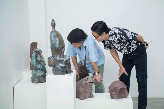 Một số hình ảnh tại triển lãm “Phía sau lũng núi” của nhà điêu khắc Nguyễn Lưu ở Không gian sáng tạo HHU, Hà Nội.