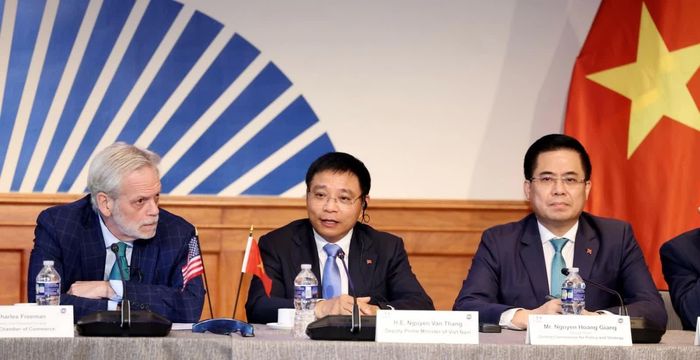 Phó Thủ tướng Nguyễn Văn Thắng phát biểu tại Tọa đàm. Ảnh: chinhphu.vn