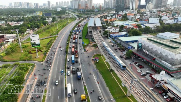 Sự phát triển của hạ tầng và mạng lưới metro đang mở ra những “tọa độ” mới cho dòng tiền bất động sản. Ảnh: Lê Toàn.