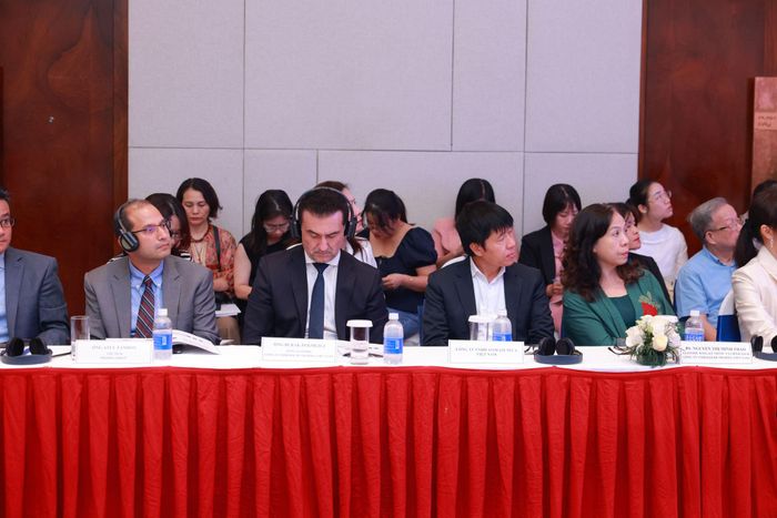 Các chuyên gia tham dự hội thảo