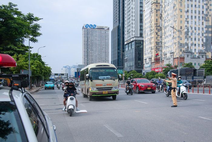 CSGT kiểm soát hoạt động vận tải hành khách dịp lễ 2/9