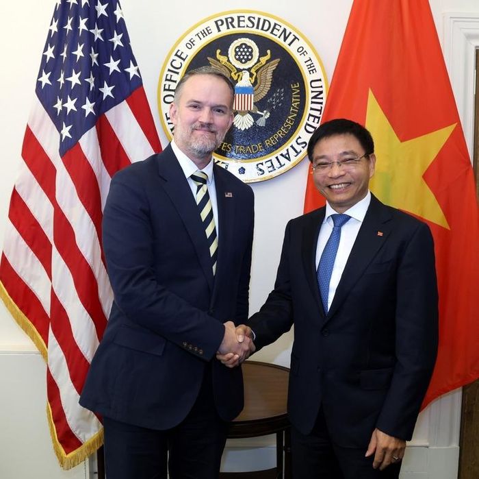Phó Thủ tướng Nguyễn Văn Thắng và Đại sứ Jamieson Greer, Trưởng đại diện Thương mại Hoa Kỳ. Ảnh: chinhphu.vn