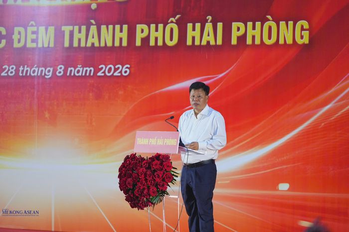 Ông Lê Trung Kiên, Ủy viên Ban Thường vụ Thành ủy, Phó Chủ tịch UBND thành phố Hải Phòng phát biểu khai mạc chương trình. Ảnh: Minh Trang.