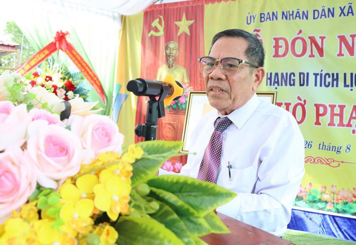 Đại diện con cháu dong họ Phạm ông Phạm Văn Việt phát biểu cảm ơn ( Ảnh: Phạm Thành).