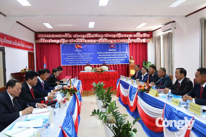 Toàn cảnh buổi Hội đàm giữa TAND tỉnh Điện Biên và TAND tỉnh Phông Sa Lỳ.