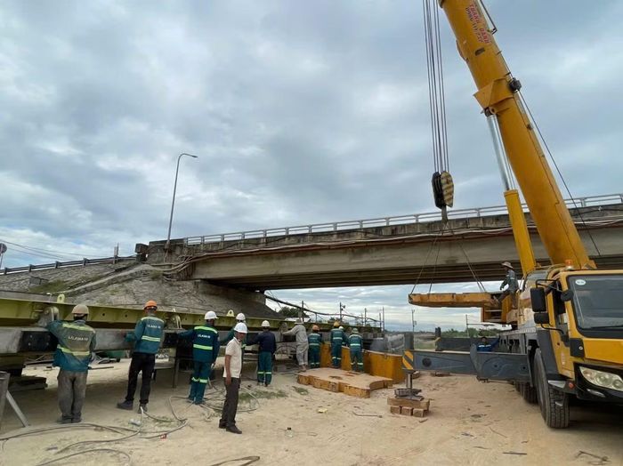 Công trình sửa chữa đập Thảo Long chủ yếu được triển khai dưới lòng sông Hương.