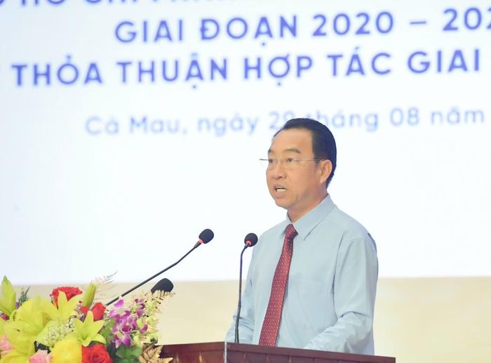 Ông Lữ Quang Ngời, Chủ tịch UBND tỉnh Cà Mau phát biểu tại hội nghị.