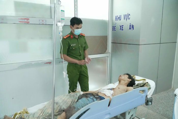 Nhi bị chấn thương nặng và đang điều trị tại bệnh viện.