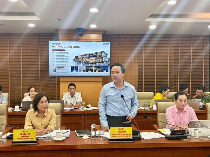 Chủ tịch UBND tỉnh Cao Bằng Lê Hải Hòa phát biểu tại buổi làm việc với Đoàn công tác của Đại học Thái Nguyên.