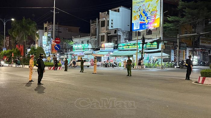 Lực lượng làm nhiệm vụ tăng cường ứng trực tại các tuyến đường trọng điểm trong thời điểm diễn ra các sự kiện, lễ hội.