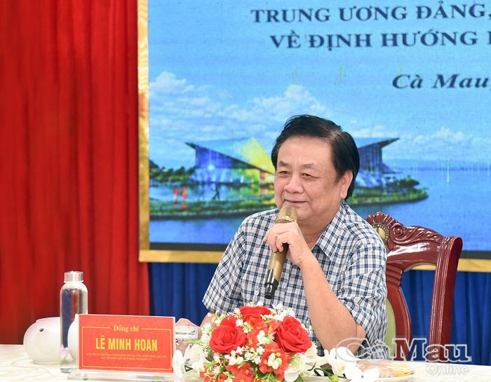 Nguyên Phó Chủ tịch Quốc hội Lê Minh Hoan gợi ý các kịch bản phát triển sản phẩm “Đêm U Minh huyền thoại” như: “Theo dấu chân Bác Ba Phi”, “Một đêm làm người U Minh”, “Rừng thức giấc”... nhằm tạo hành trình trải nghiệm bằng cảm xúc cho du khách.