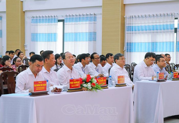 Lãnh đạo tỉnh Cà Mau dự buổi làm việc với Đoàn công tác Học viện Chính trị Quốc gia Hồ Chí Minh.