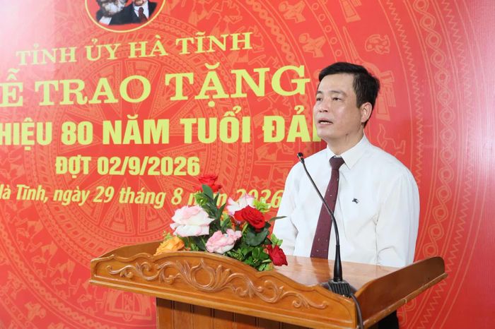 Đồng chí Nguyễn Thành Đồng - Ủy viên BTV Tỉnh ủy, Chủ tịch Ủy ban MTTQ tỉnh phát biểu tại buổi lễ.