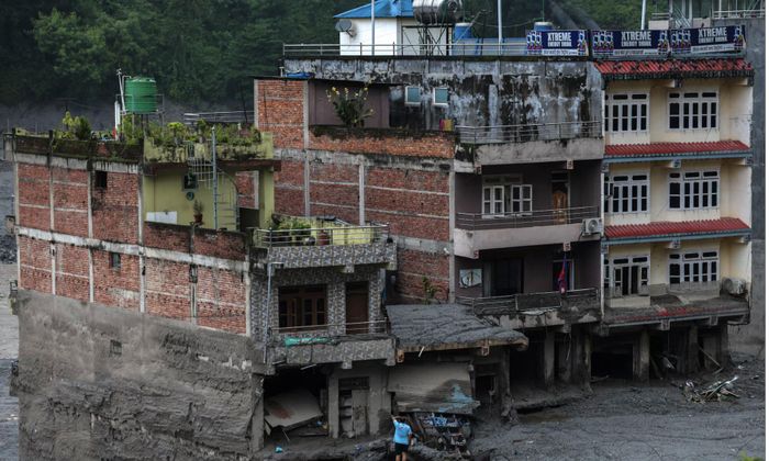 Khung cảnh lũ quét kinh hoàng ở Nepal - Ảnh: Reuters