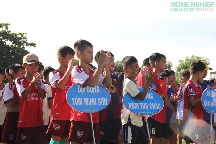 Giải đấu quy tụ 20 đội bóng đến từ các xóm trên địa bàn toàn xã Bình Minh.