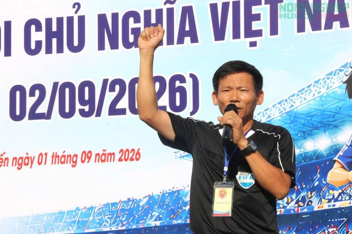 Đại diện Vận động viên và Tổ trong tài tuyên thệ tại lễ khai mạc.