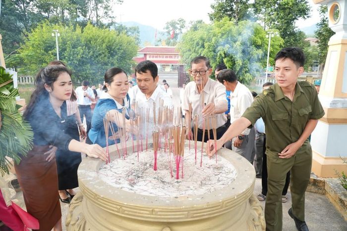 Từ sự tri ân đối với quá khứ, mỗi người càng thêm trân trọng hiện tại và có trách nhiệm với tương lai...