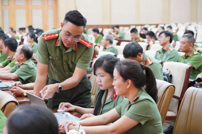 Các đại biểu được hướng dẫn những nội dung trọng tâm, quy trình và thao tác trên Phần mềm