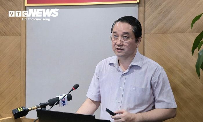 Ông Đào Ngọc Chiến, Giám đốc Quỹ Phát triển KH&CN Quốc gia, phát biểu tại họp báo.