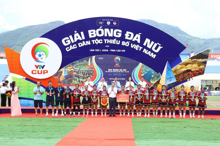 Đak Đoa giành ngôi Á quân Giải bóng đá nữ các dân tộc thiểu số Việt Nam.