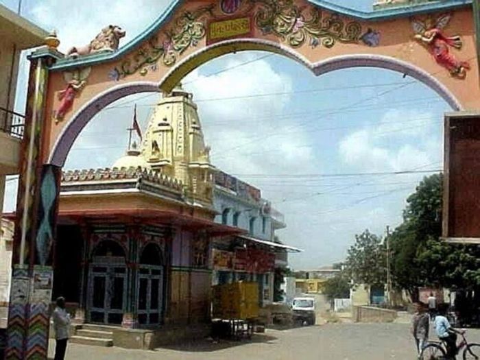 Đáng chú ý, Madhapar là một ngôi làng nông thôn, không có các khu công nghiệp quy mô lớn hay tập đoàn kinh tế khổng lồ. (Ảnh: ED Times)