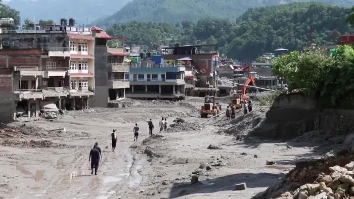 Nepal cảnh báo việc lan truyền hình ảnh giả, nội dung AI và các hình thức lừa đảo quyên góp không chỉ gây hoang mang mà còn có thể làm suy yếu nỗ lực cứu trợ. Ảnh: Reuters