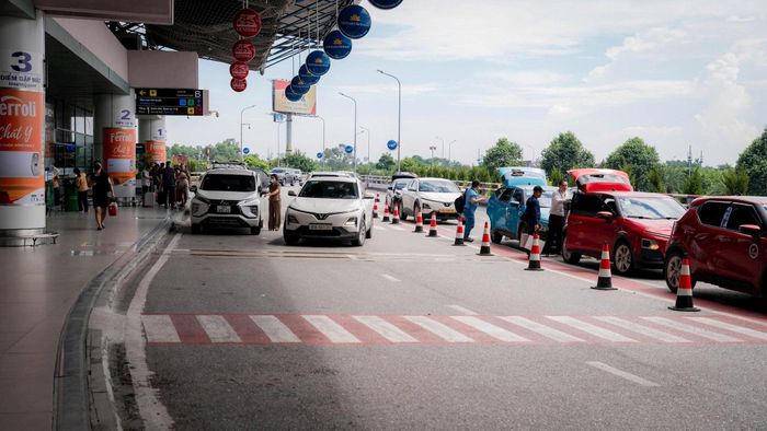 Phương án điều tiết luồng giao thông giúp chống ùn tắc cục bộ tại sân bay Nội Bài. Ảnh: Phan Công.