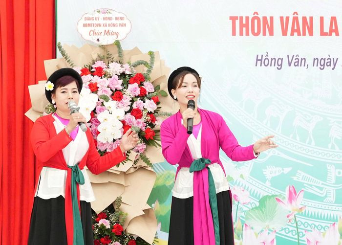 Hoạt động văn hóa, văn nghệ tại nhà văn hóa đa mục tiêu của xã Hồng Vân. Ảnh: Vũ Hậu.