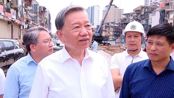 Tổng Bí thư, Chủ tịch nước Tô Lâm kiểm tra thực địa Dự án đầu tư xây dựng đường Vành đai 1. Ảnh: PV