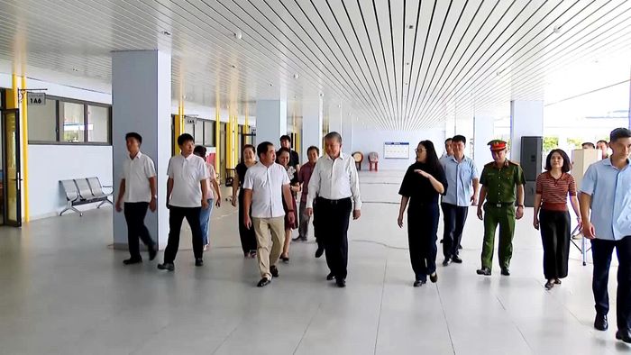 Tổng Bí thư, Chủ tịch nước Tô Lâm kiểm tra dự án Trường THPT Hoàng Quán Chi tại phường Yên Hòa. Ảnh: PV