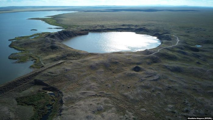 Miệng hố và các dấu tích của hoạt động thử hạt nhân tại bãi thử Semipalatinsk, Kazakhstan. Ảnh: The Official CTBT Organization