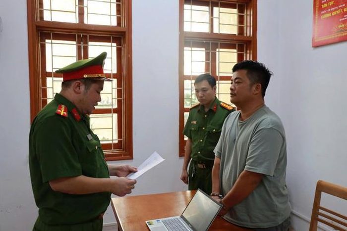 Ngày 24/8/2026, Cơ quan Cảnh sát điều tra, Công an tỉnh Lào Cai khởi tố vụ án, khởi tố bị can đối với Vũ Hoàng Hải (thường gọi Hải Sapa TV) cùng một số cá nhân liên quan - (ảnh CALC).