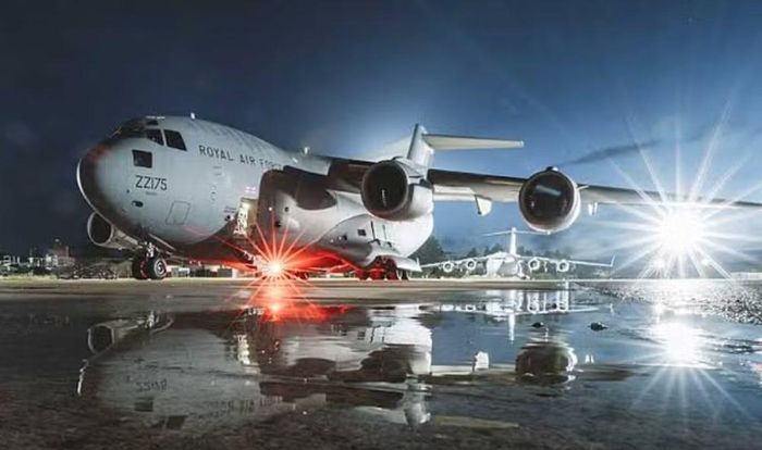 Lộ trình của chiếc C-17 đặc biệt thu hút sự chú ý do Căn cứ Liên hợp Andrews là một trong những trung tâm trung chuyển chính phục vụ hoạt động đi lại của chính phủ và các quan chức cấp cao Mỹ. Tuy nhiên, việc máy bay xuất phát từ căn cứ này không đồng nghĩa một quan chức cấp cao Mỹ có mặt trên khoang.