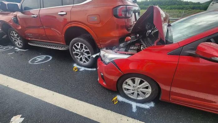 Không giữ khoảng cách trên cao tốc và hệ lụy là những vụ tai nạn liên hoàn