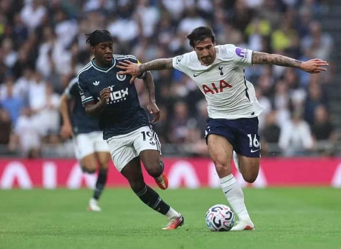 Spurs thua đau trước Newcastle trên sân nhà (Ảnh: Neil Hall/EPA)