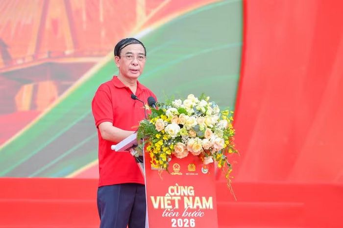 Đại tướng Phan Văn Giang, Uỷ viên Bộ Chính trị, Phó Thủ tướng, Bộ trưởng Bộ Quốc phòng phát biểu tại chương trình