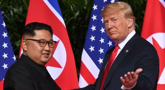 Trong khi đó, các quan chức Mỹ cho biết ông Trump đã thảo luận khả năng gặp trực tiếp lãnh đạo Triều Tiên Kim Jong-un trong năm nay.