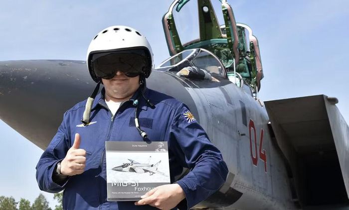 Một trong những giá trị quan trọng nhất của MiG-31 nằm ở radar. Các phiên bản hiện đại hóa sử dụng radar Zaslon-M, cho phép phát hiện và theo dõi mục tiêu ở khoảng cách lớn.